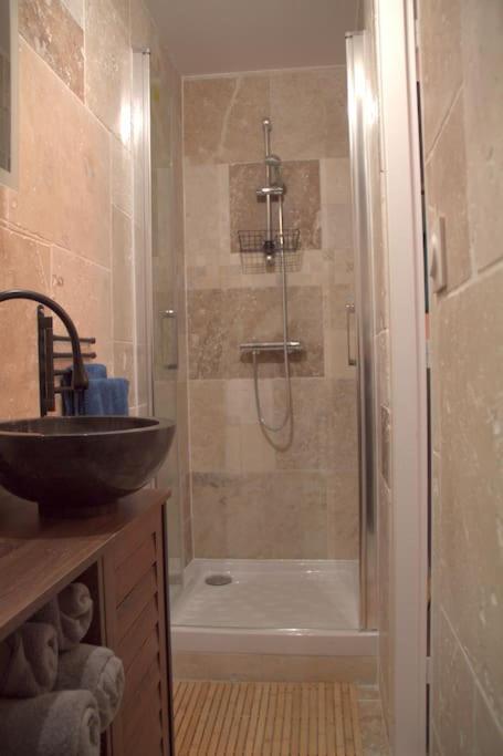 בורז'ה Logement Cosy - Proche Du Prado מראה חיצוני תמונה